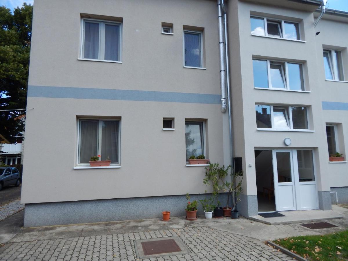 Hajdu Vendeghaz Hotel Hajdúszoboszló Buitenkant foto