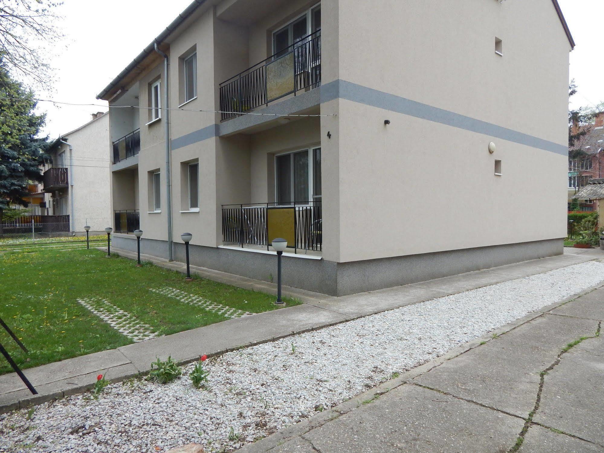 Hajdu Vendeghaz Hotel Hajdúszoboszló Buitenkant foto