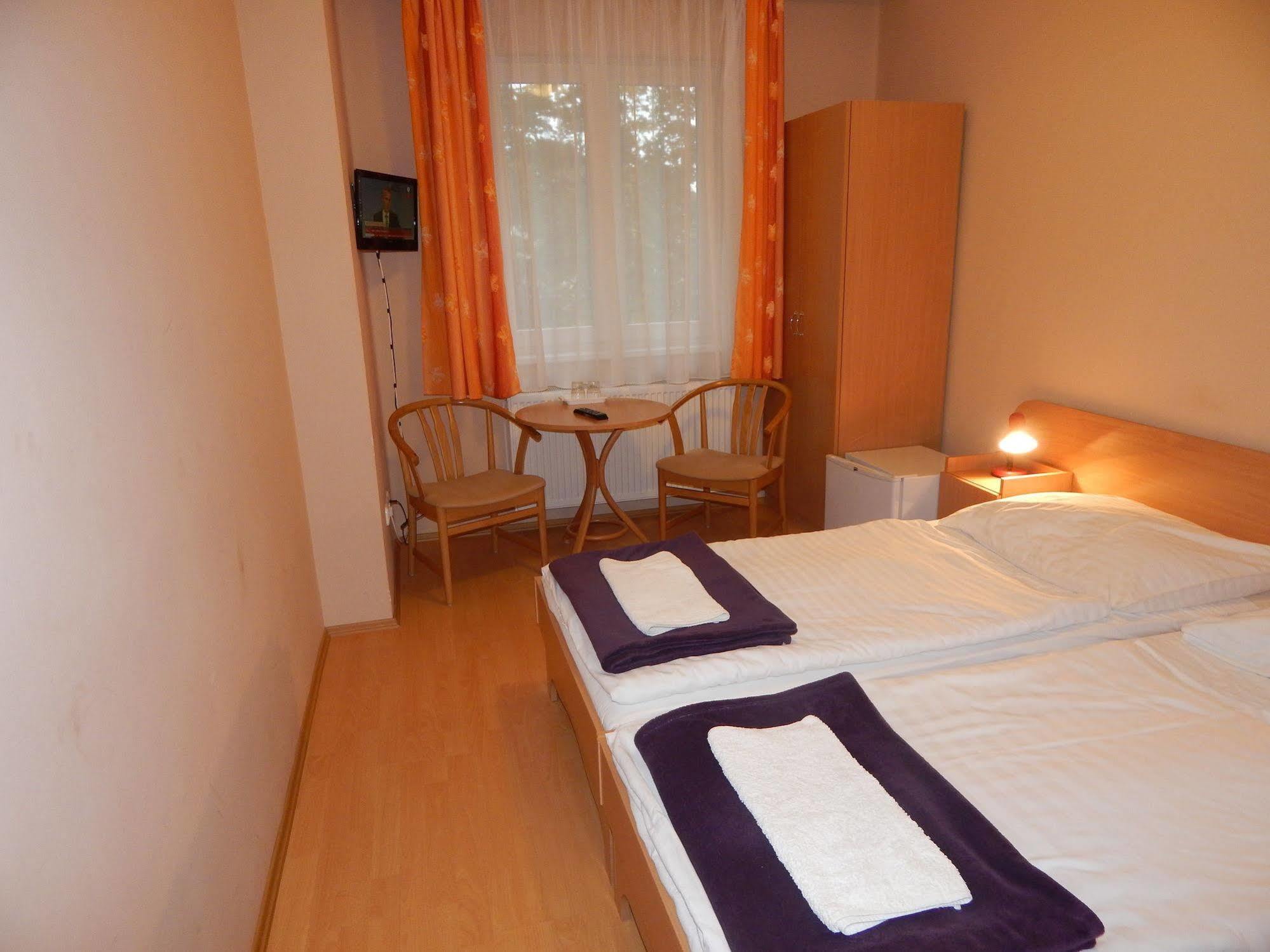 Hajdu Vendeghaz Hotel Hajdúszoboszló Buitenkant foto