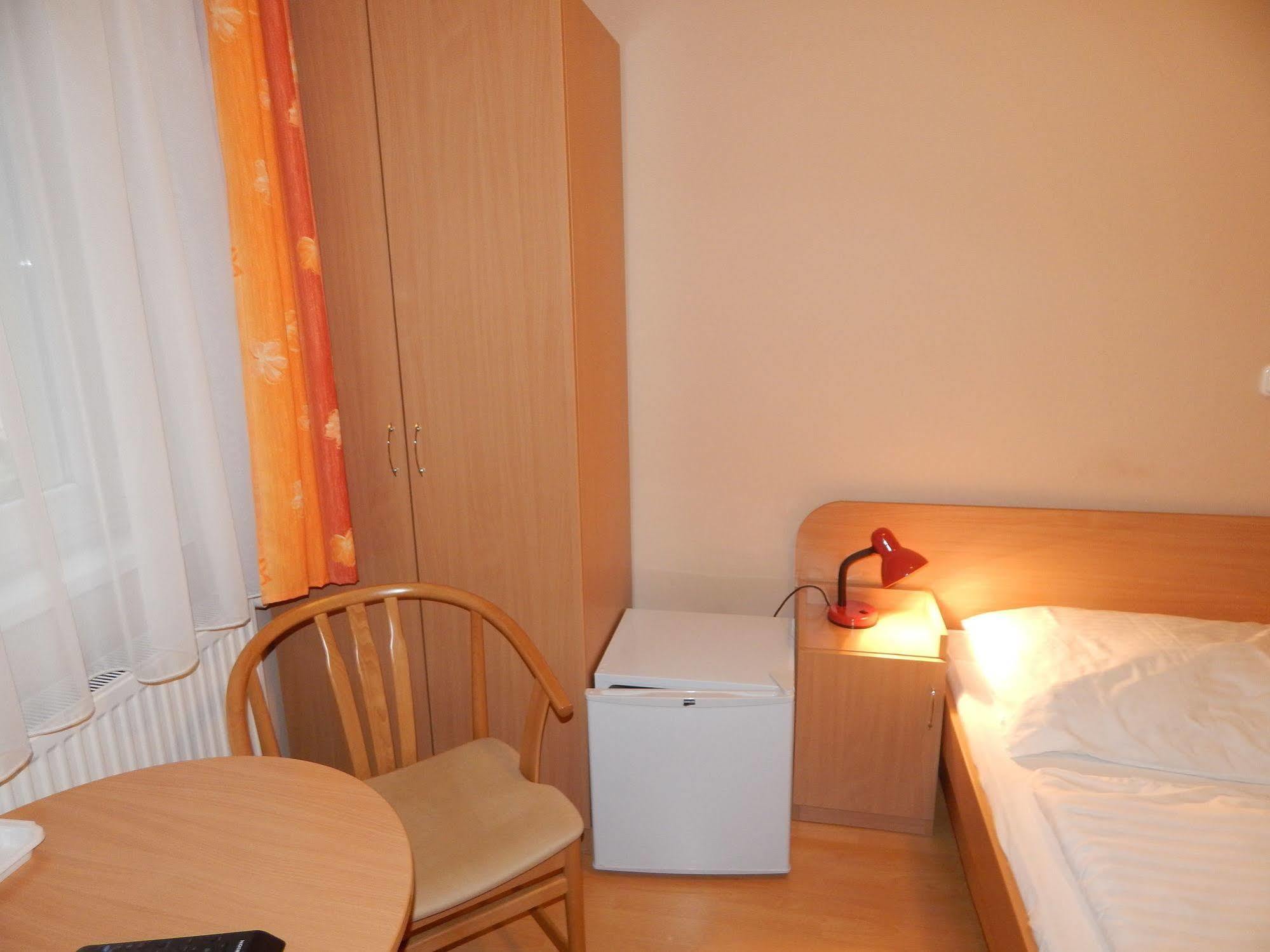 Hajdu Vendeghaz Hotel Hajdúszoboszló Buitenkant foto