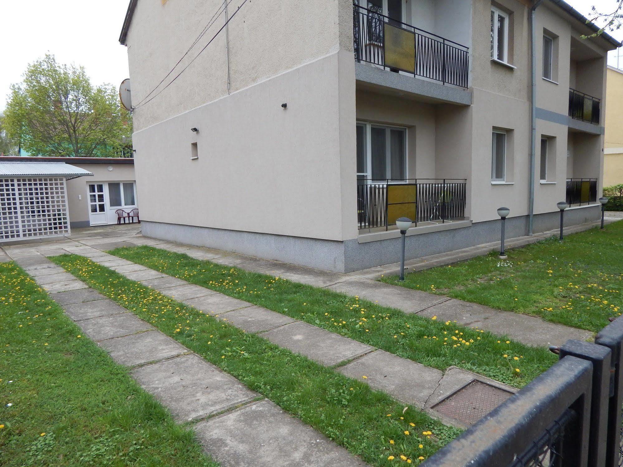 Hajdu Vendeghaz Hotel Hajdúszoboszló Buitenkant foto